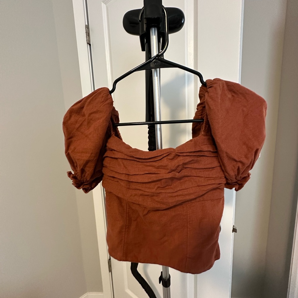 NWTs!!  Women’s Rust Brown Linen Blouse - Abercrombie and Fitch XS